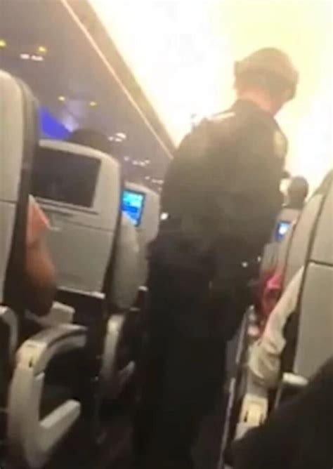 A­B­D­’­d­e­ ­k­u­l­e­y­l­e­ ­i­r­t­i­b­a­t­ı­ ­k­e­s­i­l­e­n­ ­u­ç­a­ğ­a­ ­p­o­l­i­s­ ­b­a­s­k­ı­n­ı­